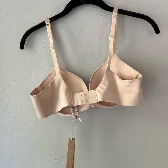 ✨SKIMS ULTIMATE PUSH UP PLUNGE BRA IN SAND 36B - Picture 6 of 7